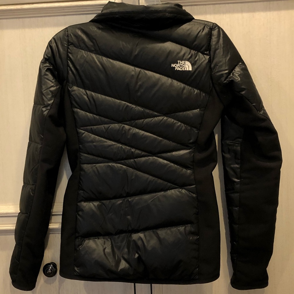 North Face Women’s Jacket - Picture 7 of 10